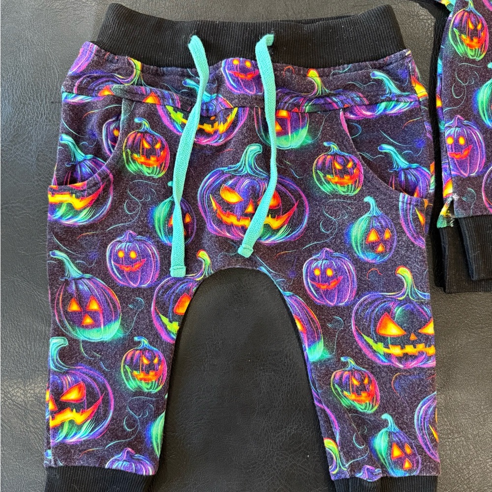 Bums & Roses Glow Getter jogger set - Picture 2 of 4